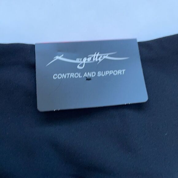 Gottex Moisture Wicking Leggings with Tummy Control and Pocket, LG - Picture 4 of 8